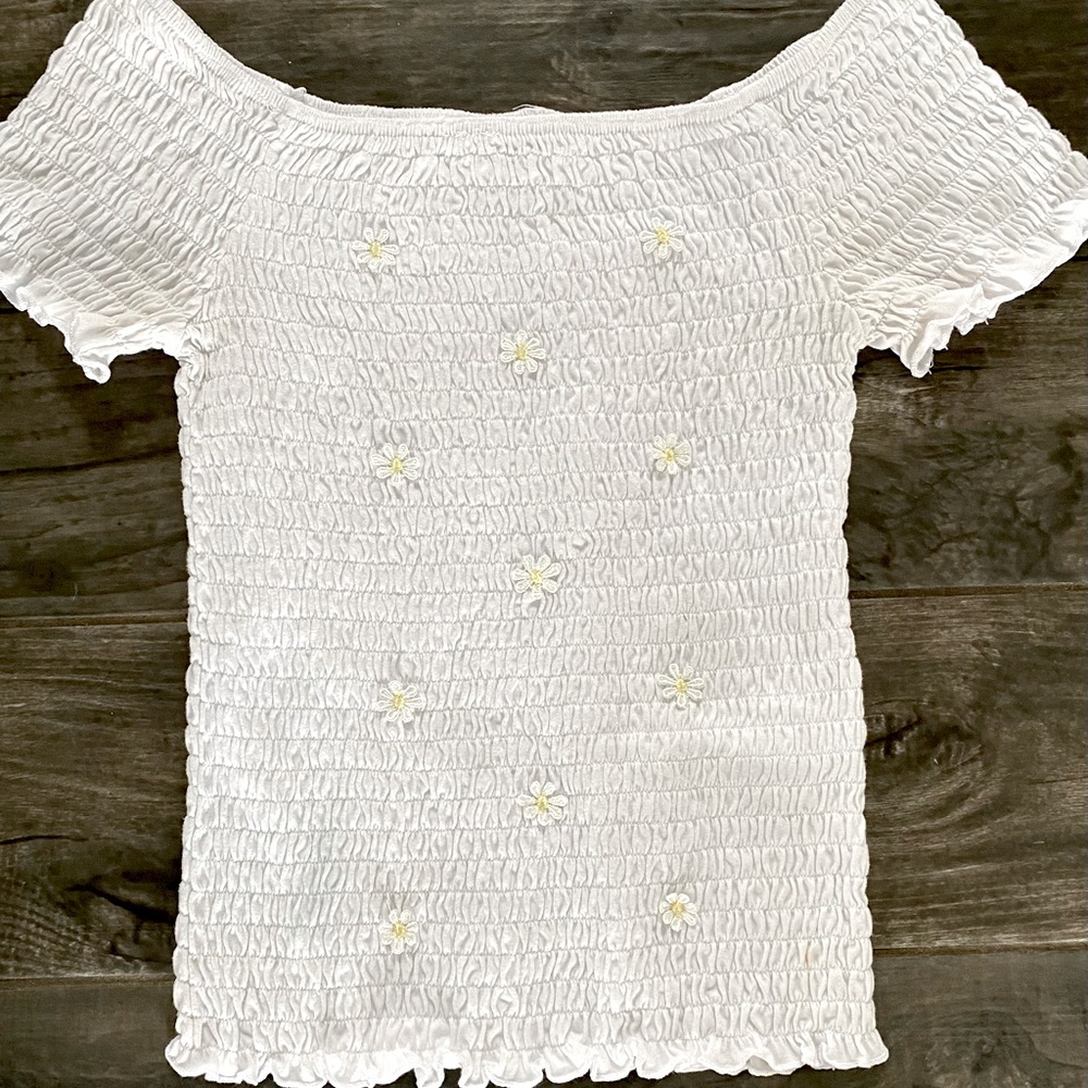 🌼 Crave Fame by Almost Famous Smocked Top 🌼